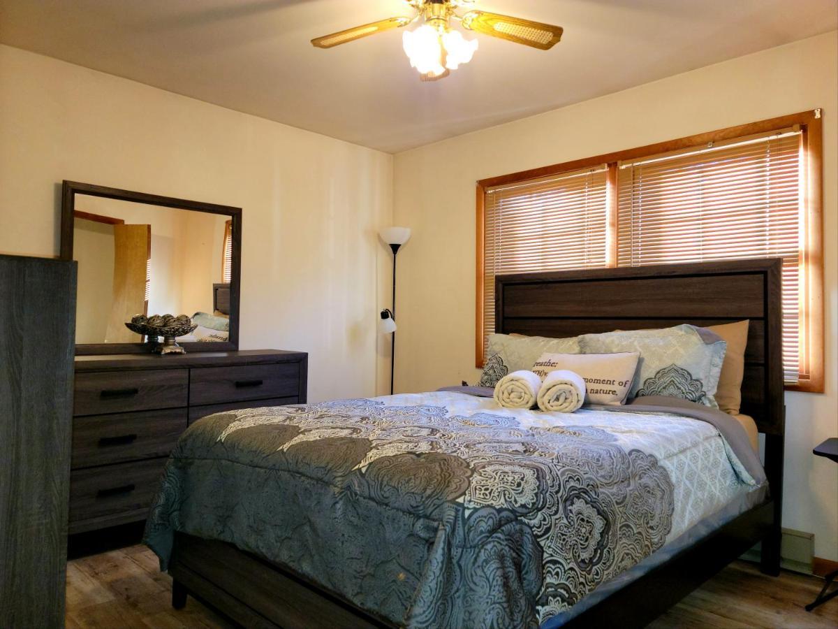 The Pocono'S Retreat With A Gameroom, Firepit, And Lake 부시킬 외부 사진