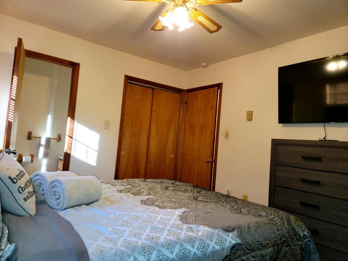 The Pocono'S Retreat With A Gameroom, Firepit, And Lake 부시킬 외부 사진
