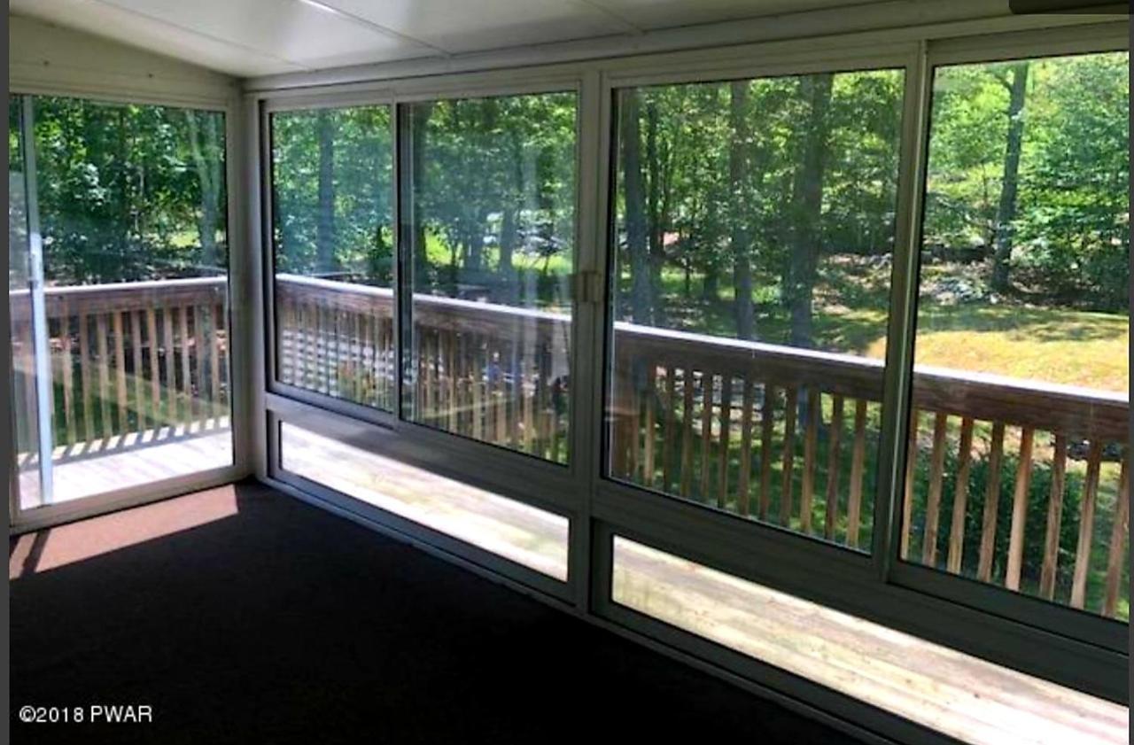 The Pocono'S Retreat With A Gameroom, Firepit, And Lake 부시킬 외부 사진